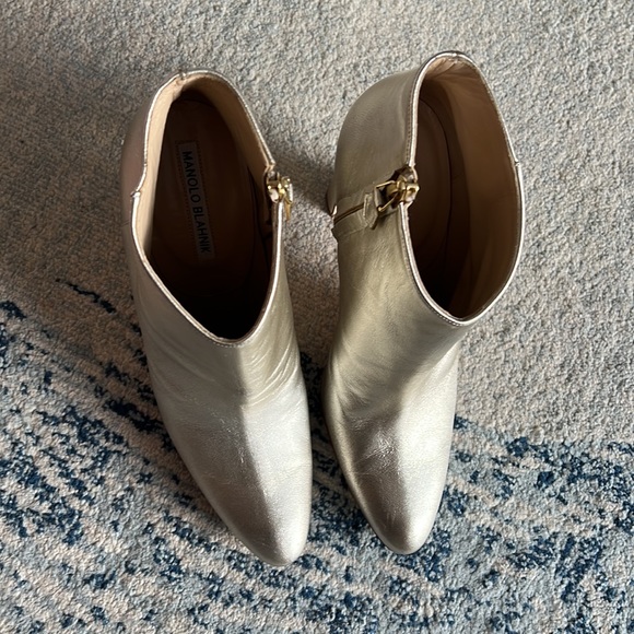 Manolo Blahnik Gold Metallic Boots - Picture 7 of 11